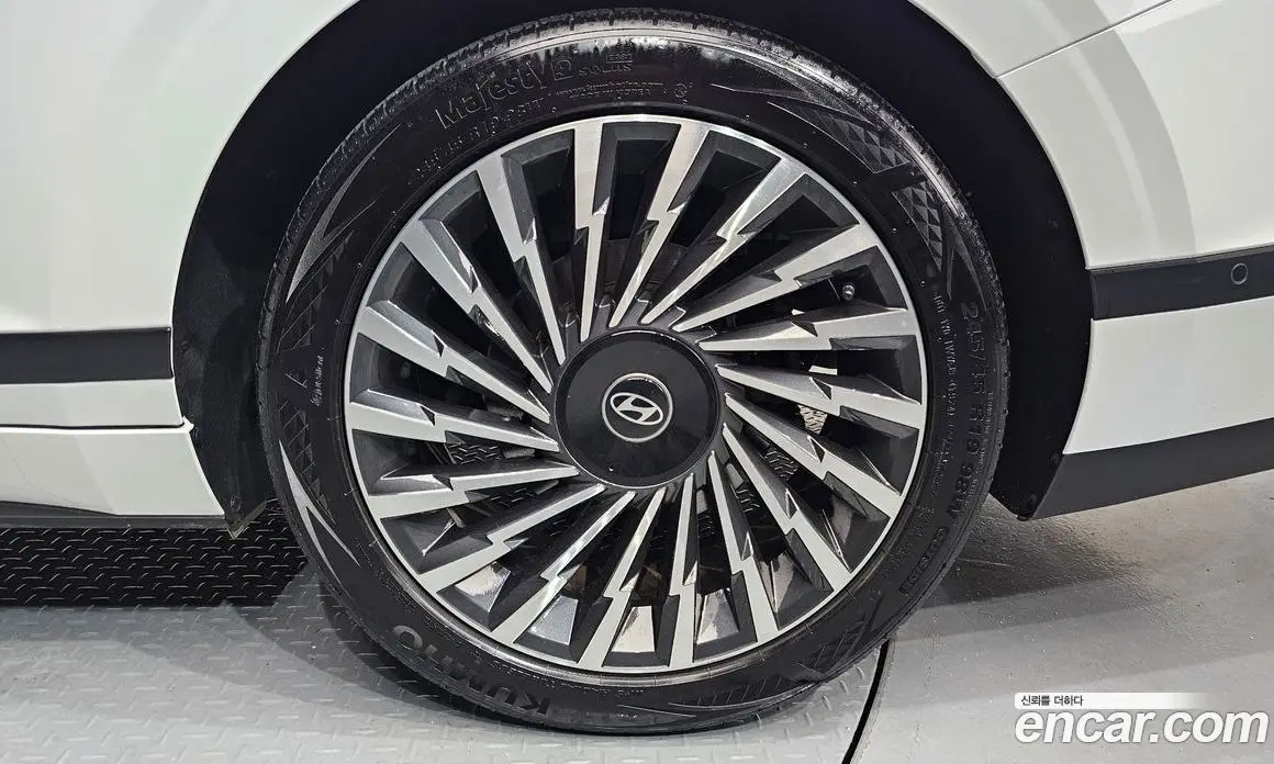 Hyundai Grandeur 2024 1.6 автомат (гидро), фото 7