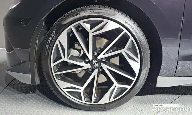 Hyundai Ioniq 6 2023 0.1 автомат (гидро), миниатюра 5