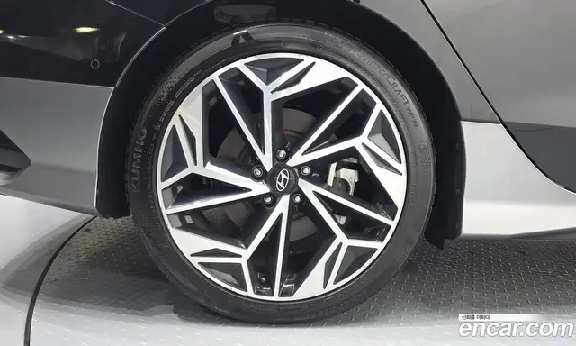 Hyundai Ioniq 6 2024 0.1 автомат (гидро), миниатюра 5