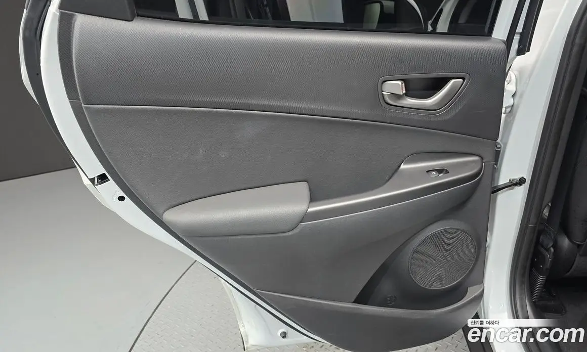 Hyundai Kona 2020 1.6 автомат (гидро), фото 15