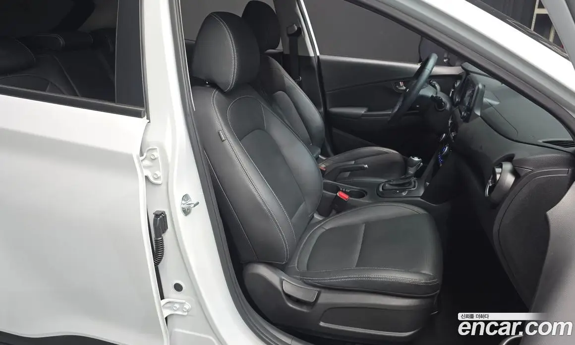 Hyundai Kona 2020 1.6 автомат (гидро), фото 17