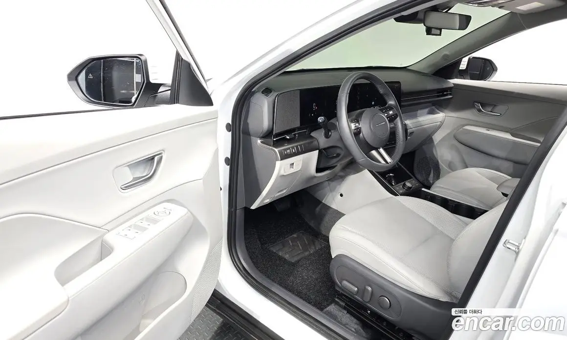 Hyundai Kona 2025 1.6 автомат (гидро), фото 13