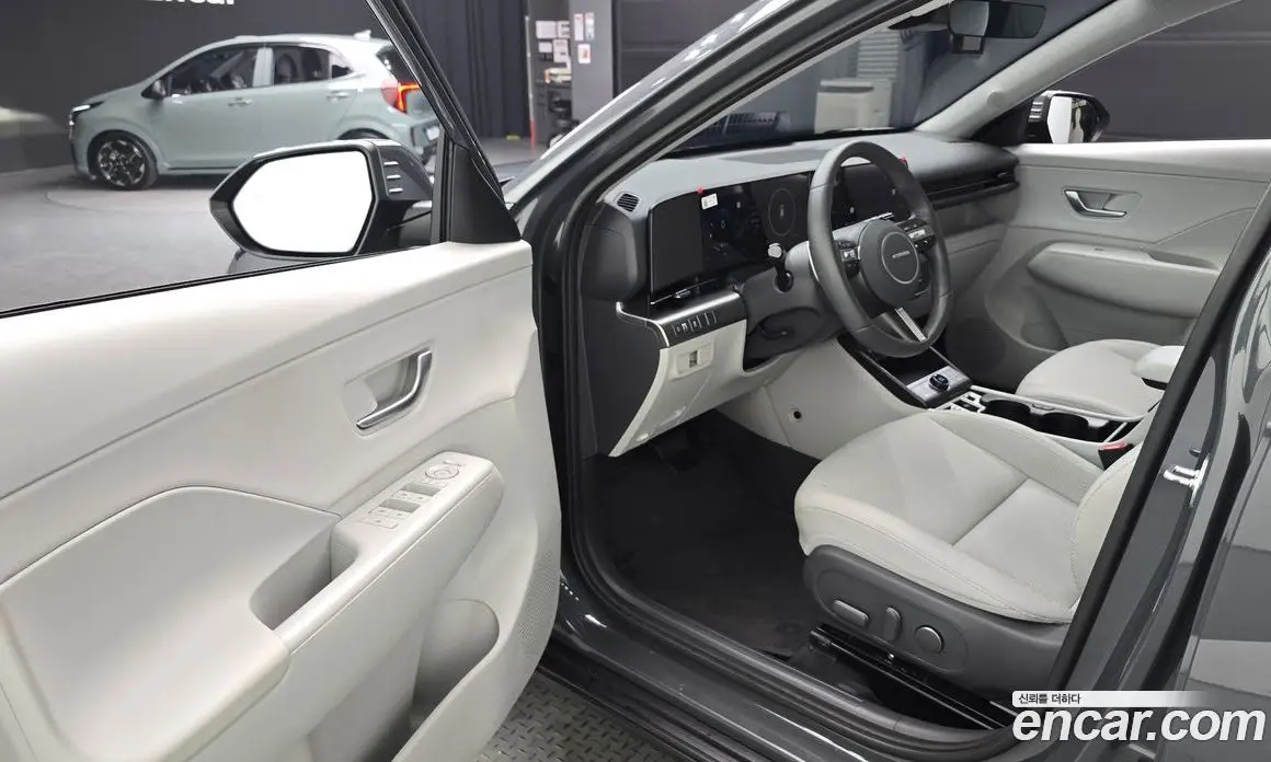 Hyundai Kona 2025 1.6 автомат (гидро), фото 13