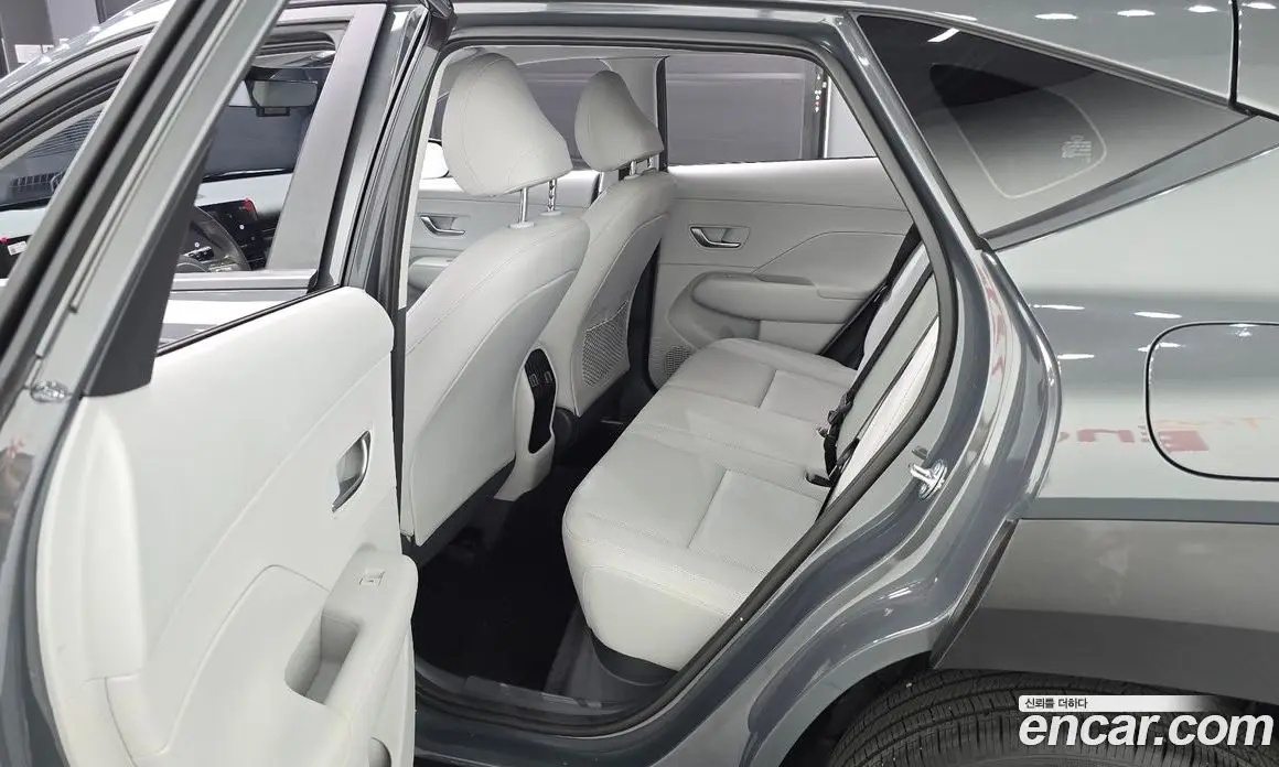 Hyundai Kona 2025 1.6 автомат (гидро), фото 17