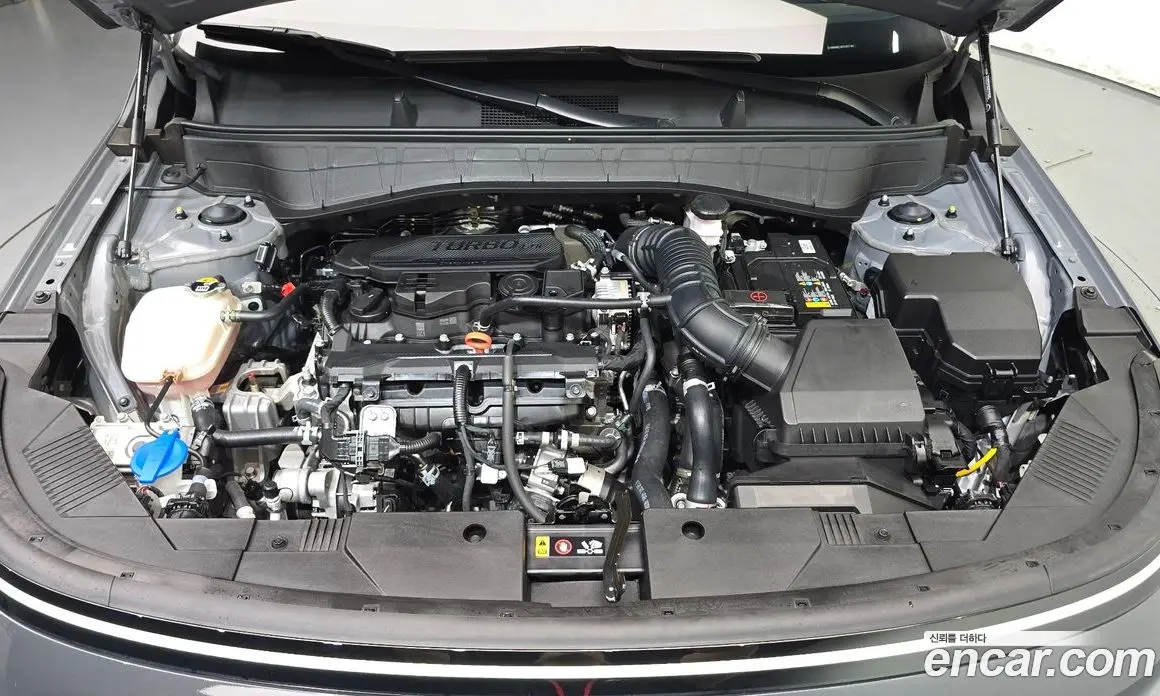 Hyundai Kona 2025 1.6 автомат (гидро), фото 6