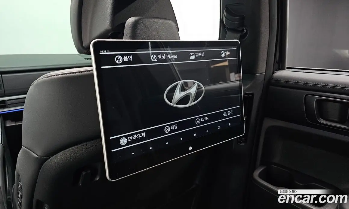Hyundai Santa Fe 2025 1.6 автомат (гидро), фото 18