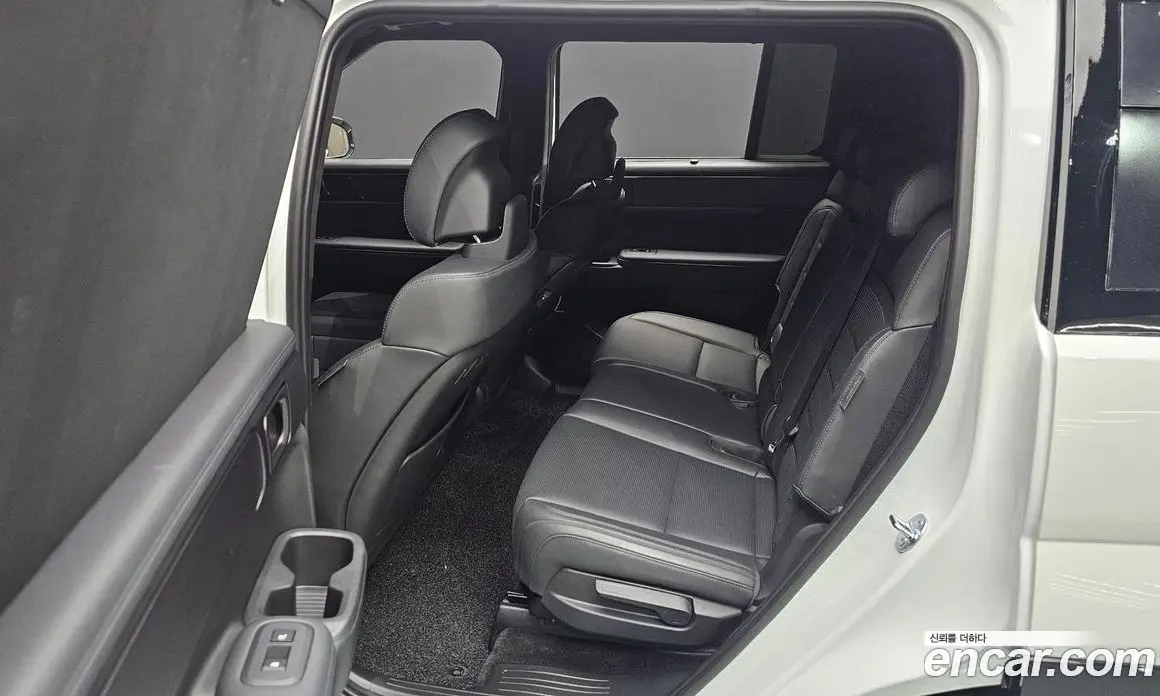 Hyundai Santa Fe 2025 1.6 автомат (гидро), фото 17