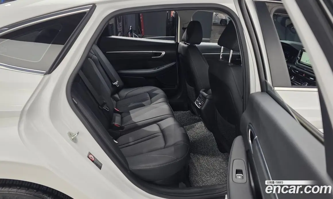 Hyundai Sonata 2021 2.0 автомат (гидро), фото 17