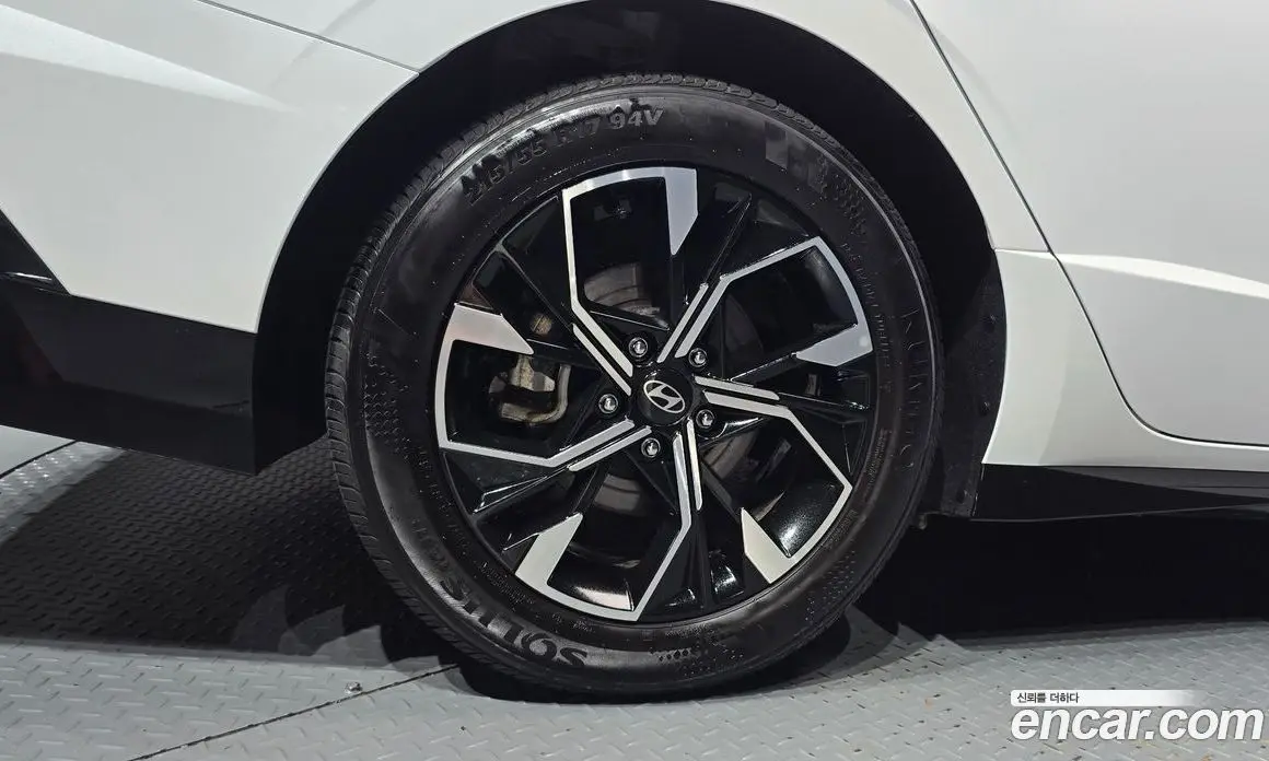 Hyundai Sonata 2024 1.6 автомат (гидро), фото 5