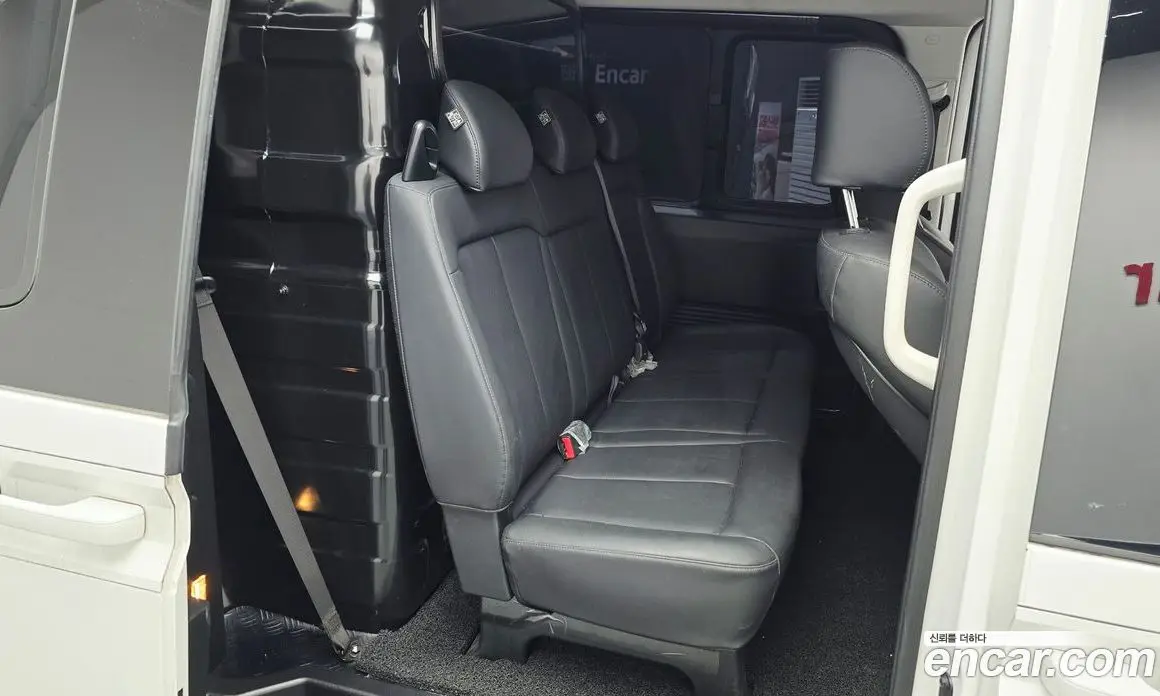 Hyundai Staria 2023 2.2 автомат (гидро), фото 11
