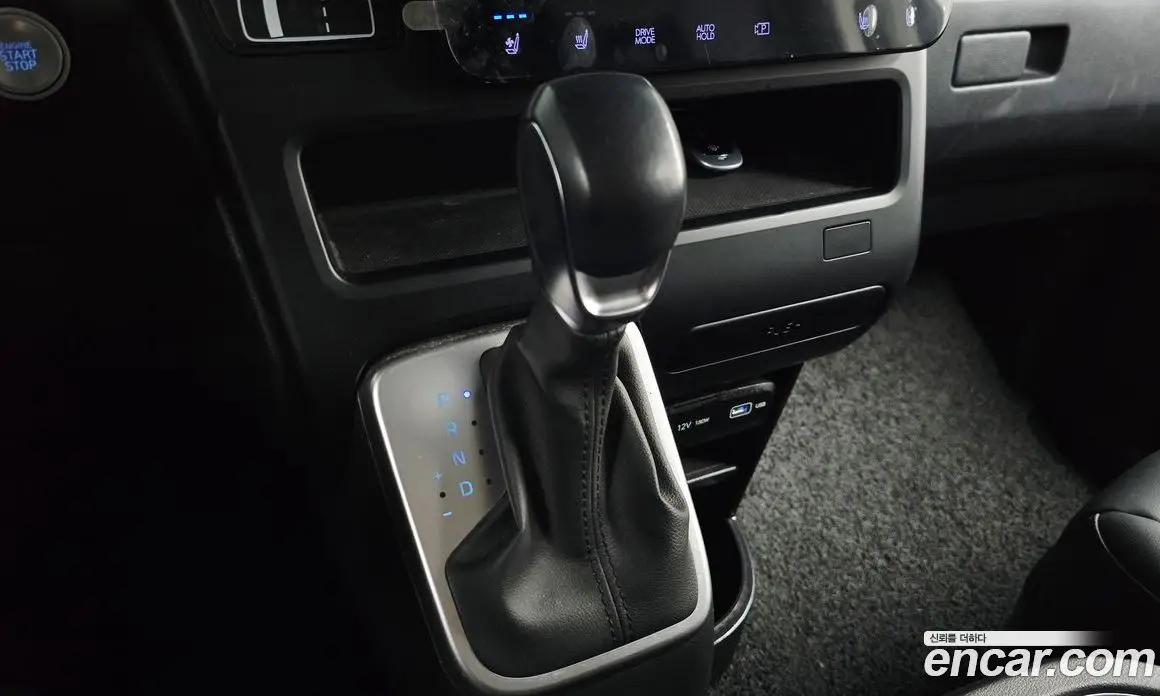 Hyundai Staria 2023 2.2 автомат (гидро), фото 9