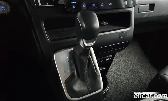 Hyundai Staria 2023 2.2 автомат (гидро), миниатюра 9