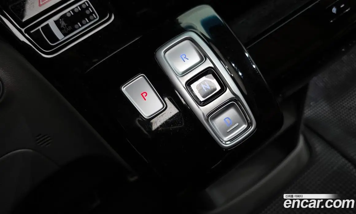 Hyundai Staria 2024 1.6 автомат (гидро), фото 11