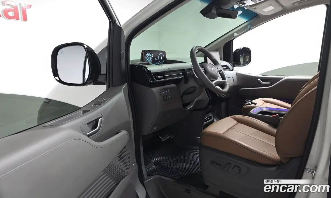 Hyundai Staria 2024 1.6 автомат (гидро), фото 12
