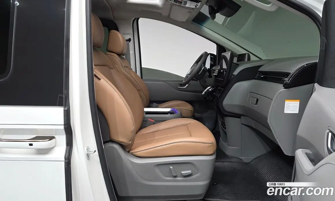 Hyundai Staria 2024 1.6 автомат (гидро), фото 15
