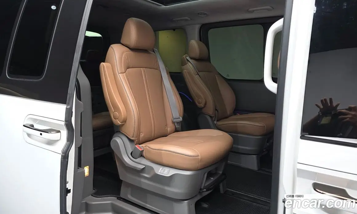 Hyundai Staria 2024 1.6 автомат (гидро), фото 16