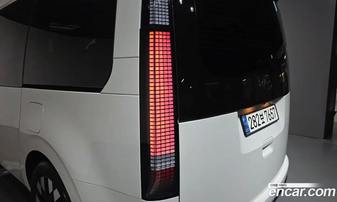 Hyundai Staria 2024 1.6 автомат (гидро), фото 8