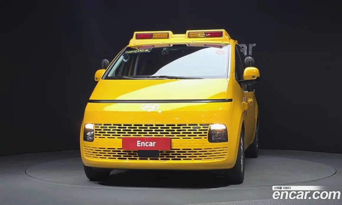 Hyundai Staria 2025 3.5 автомат (гидро), фото 3