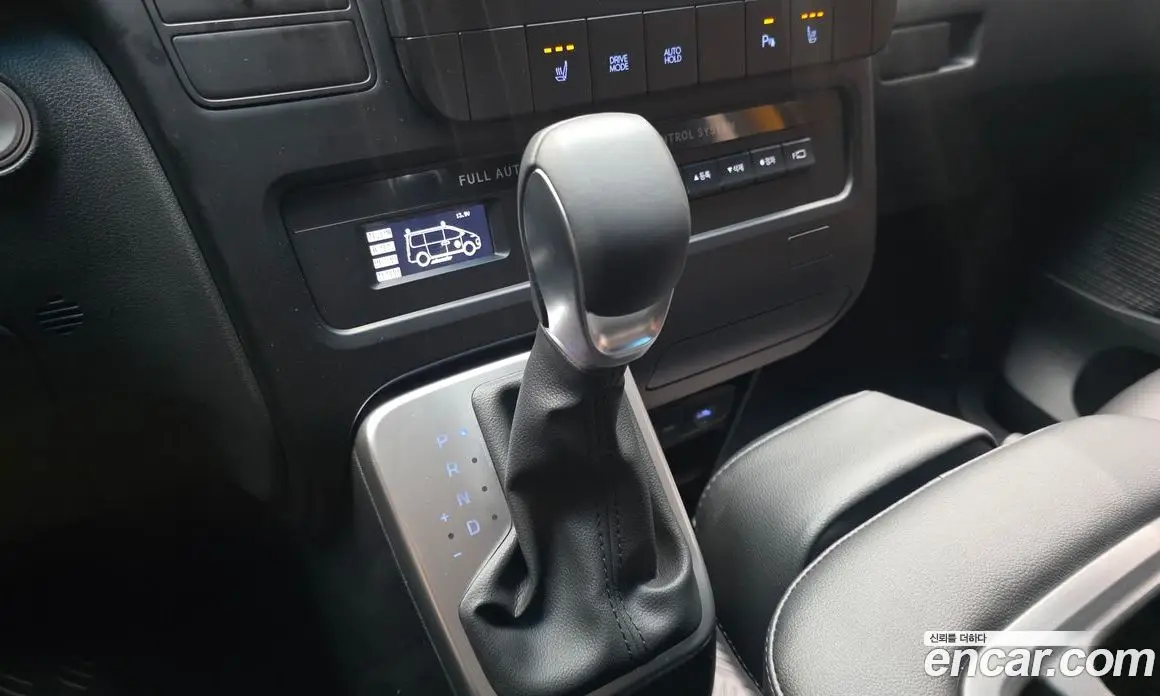 Hyundai Staria 2025 3.5 автомат (гидро), фото 9