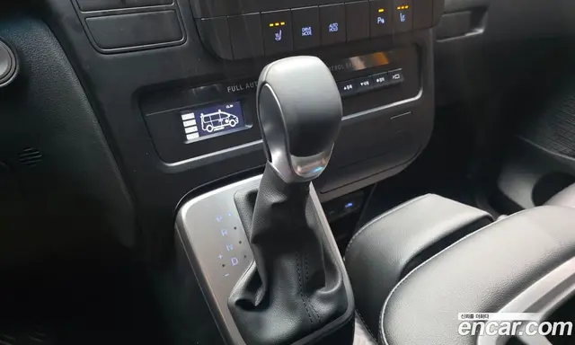 Hyundai Staria 2025 3.5 автомат (гидро), миниатюра 9