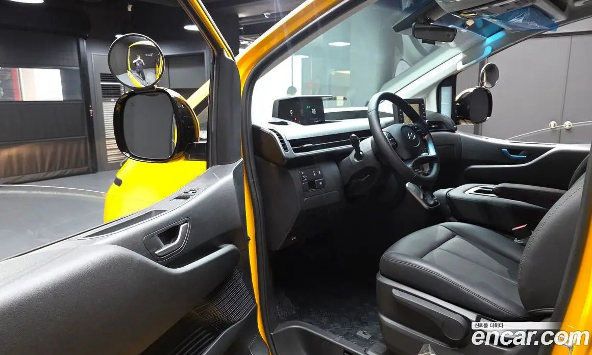 Hyundai Staria 2025 3.5 автомат (гидро), фото 10