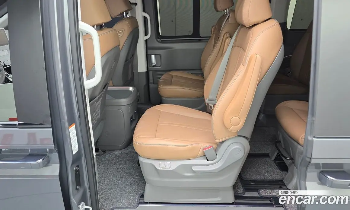 Hyundai Staria 2025 2.2 автомат (гидро), фото 11
