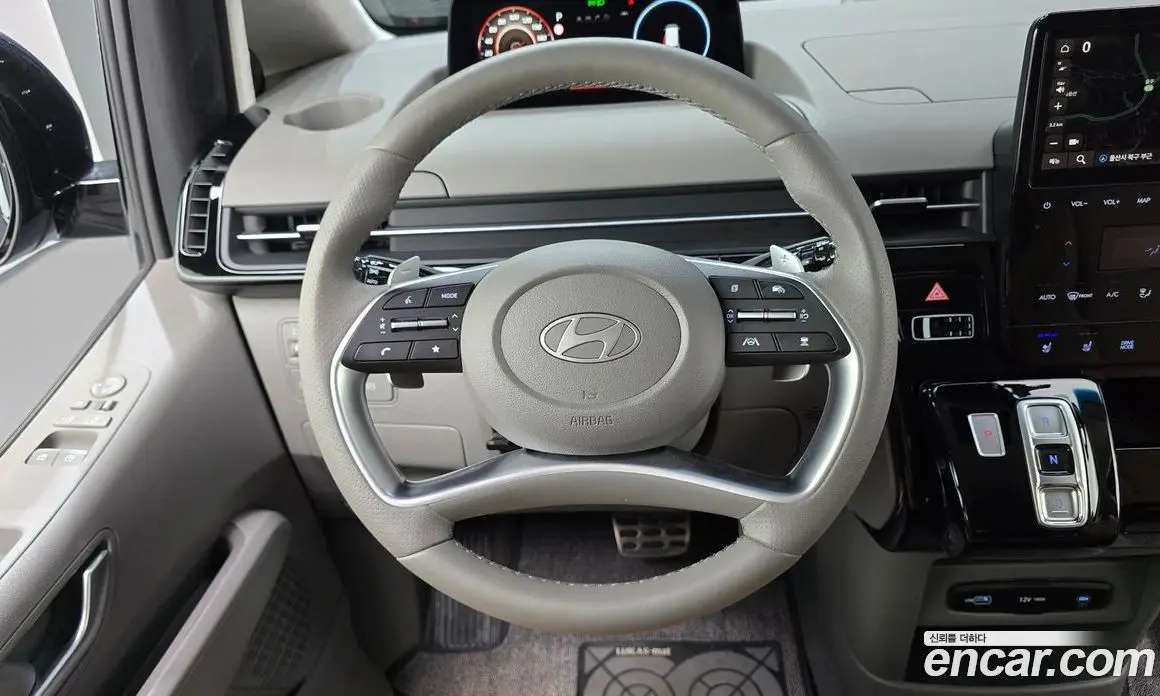 Hyundai Staria 2025 2.2 автомат (гидро), фото 13