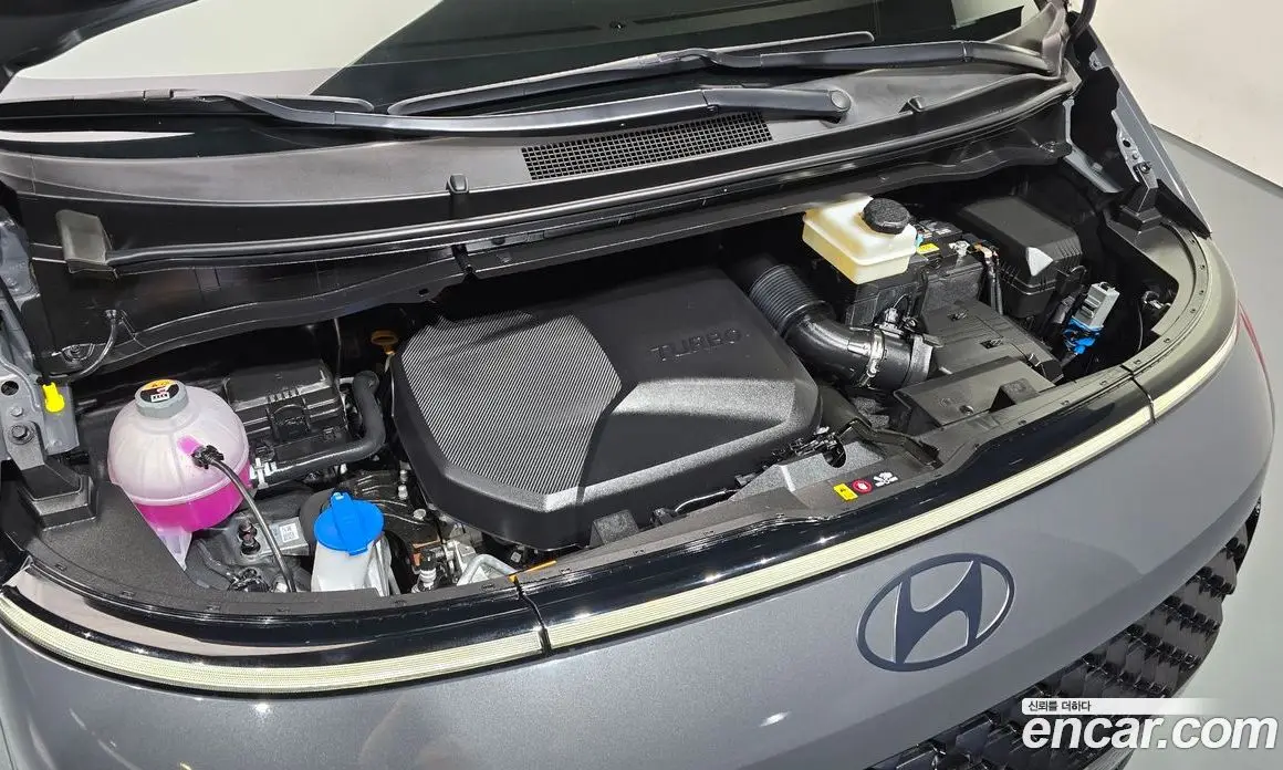 Hyundai Staria 2025 2.2 автомат (гидро), фото 6