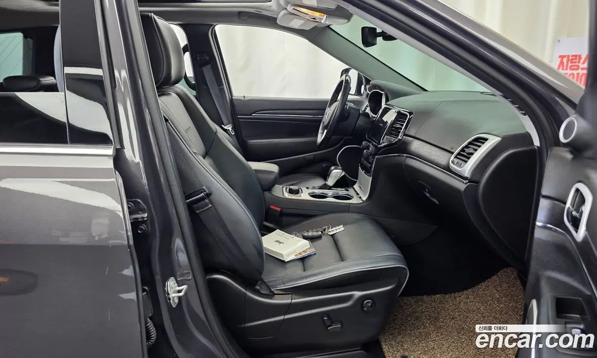 Jeep Cherokee 2021 3.6 автомат (гидро), фото 17