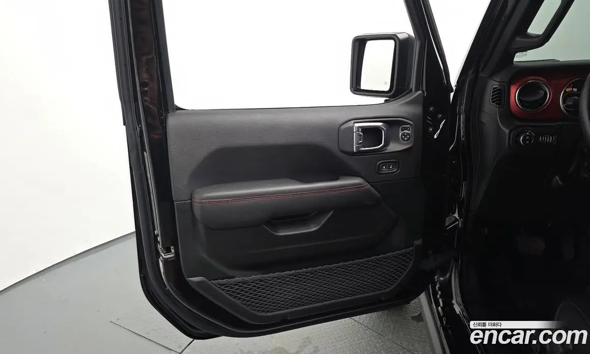 Jeep Wrangler 2023 2.0 автомат (гидро), фото 14