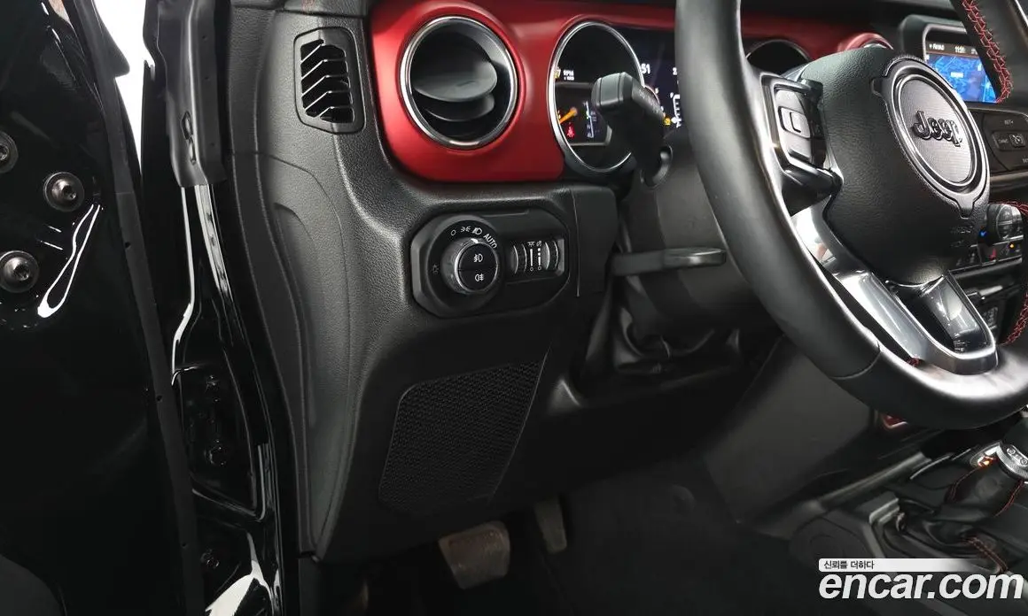 Jeep Wrangler 2023 2.0 автомат (гидро), фото 17