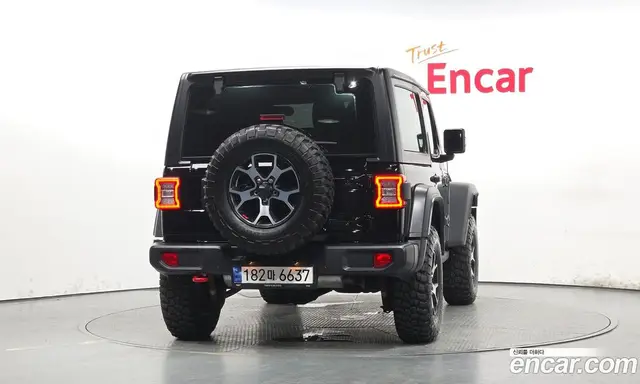 Jeep Wrangler 2023 2.0 автомат (гидро), миниатюра 3