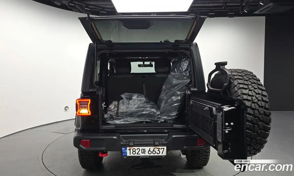 Jeep Wrangler 2023 2.0 автомат (гидро), фото 25