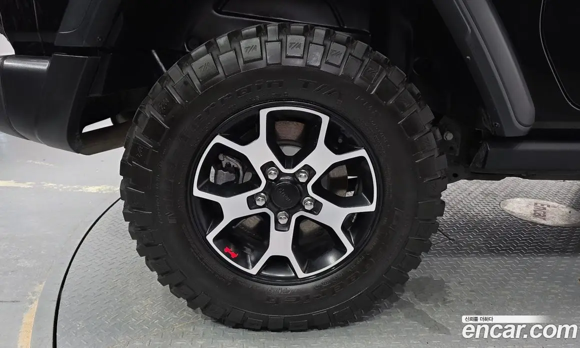Jeep Wrangler 2023 2.0 автомат (гидро), фото 4