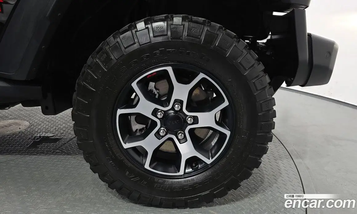 Jeep Wrangler 2023 2.0 автомат (гидро), фото 6