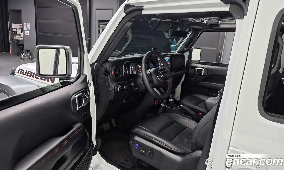 Jeep Wrangler 2024 2.0 автомат (гидро), фото 13