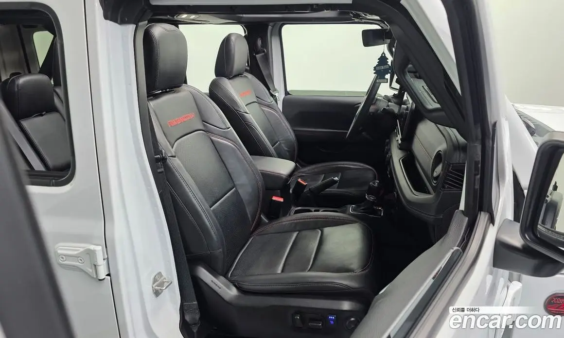 Jeep Wrangler 2024 2.0 автомат (гидро), фото 16