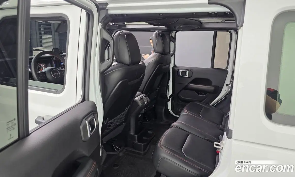 Jeep Wrangler 2024 2.0 автомат (гидро), фото 17