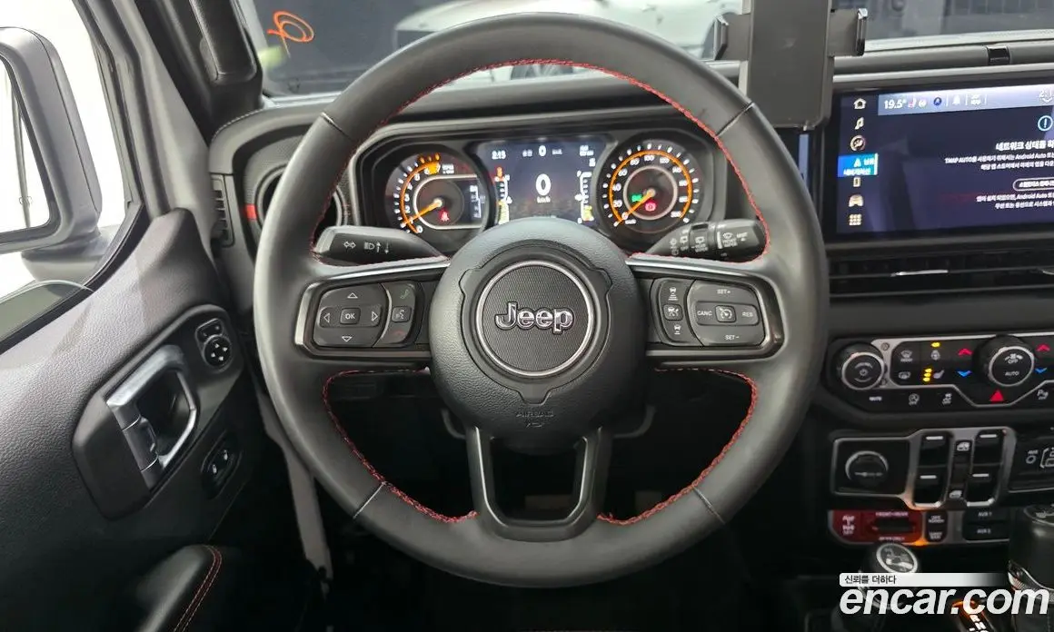 Jeep Wrangler 2024 2.0 автомат (гидро), фото 20
