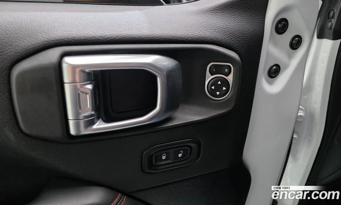 Jeep Wrangler 2024 2.0 автомат (гидро), фото 23