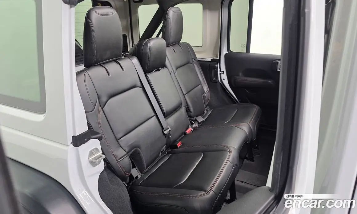Jeep Wrangler 2024 2.0 автомат (гидро), фото 26