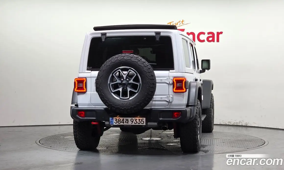 Jeep Wrangler 2024 2.0 автомат (гидро), фото 4