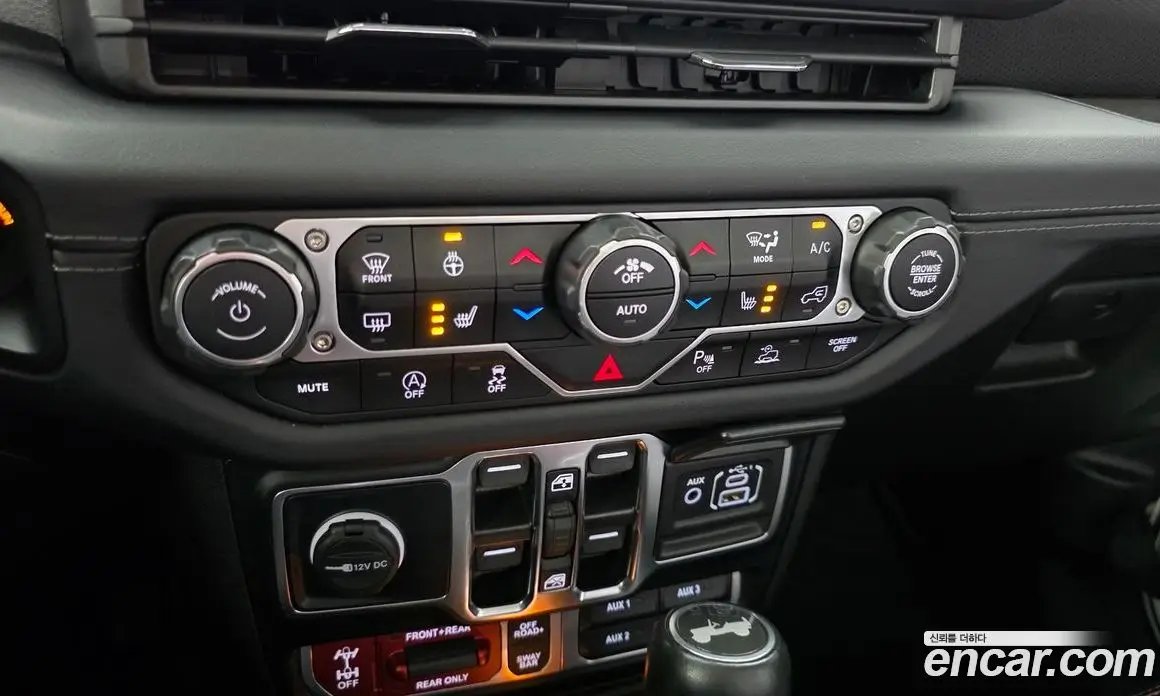 Jeep Wrangler 2024 2.0 автомат (гидро), фото 32