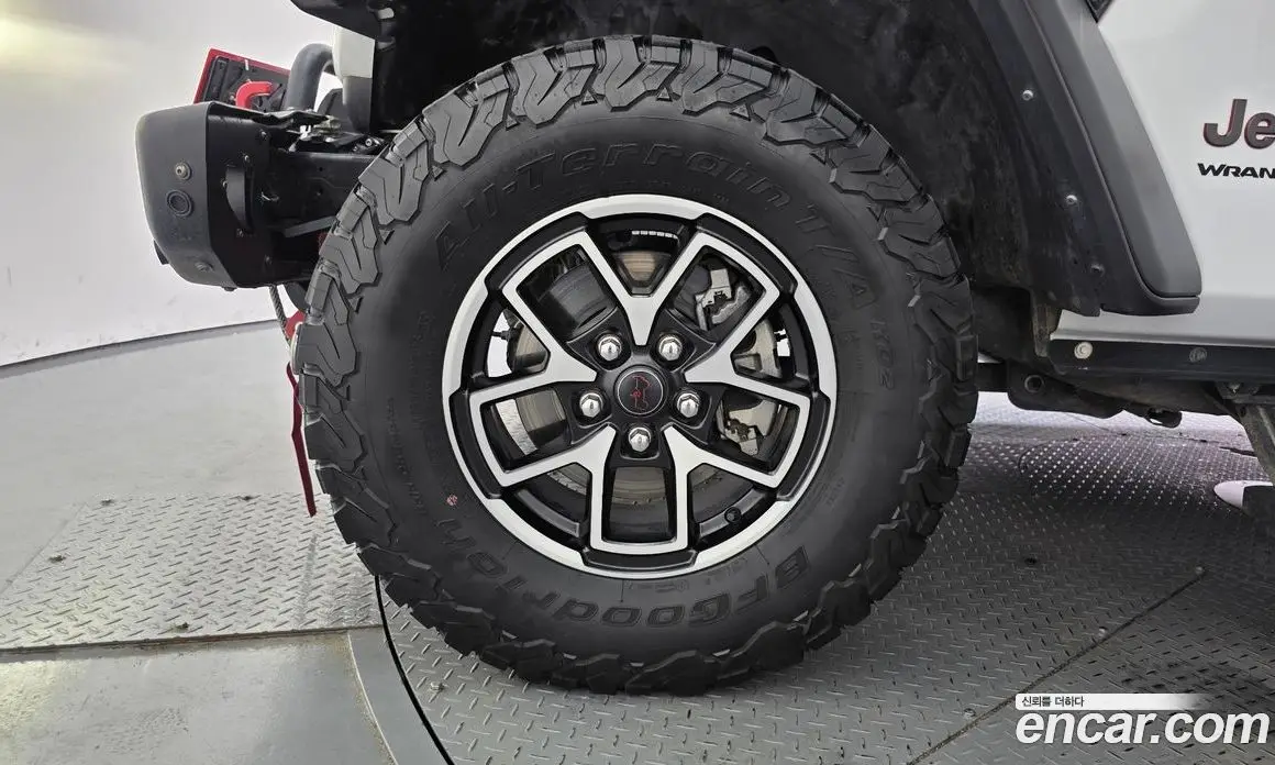 Jeep Wrangler 2024 2.0 автомат (гидро), фото 5