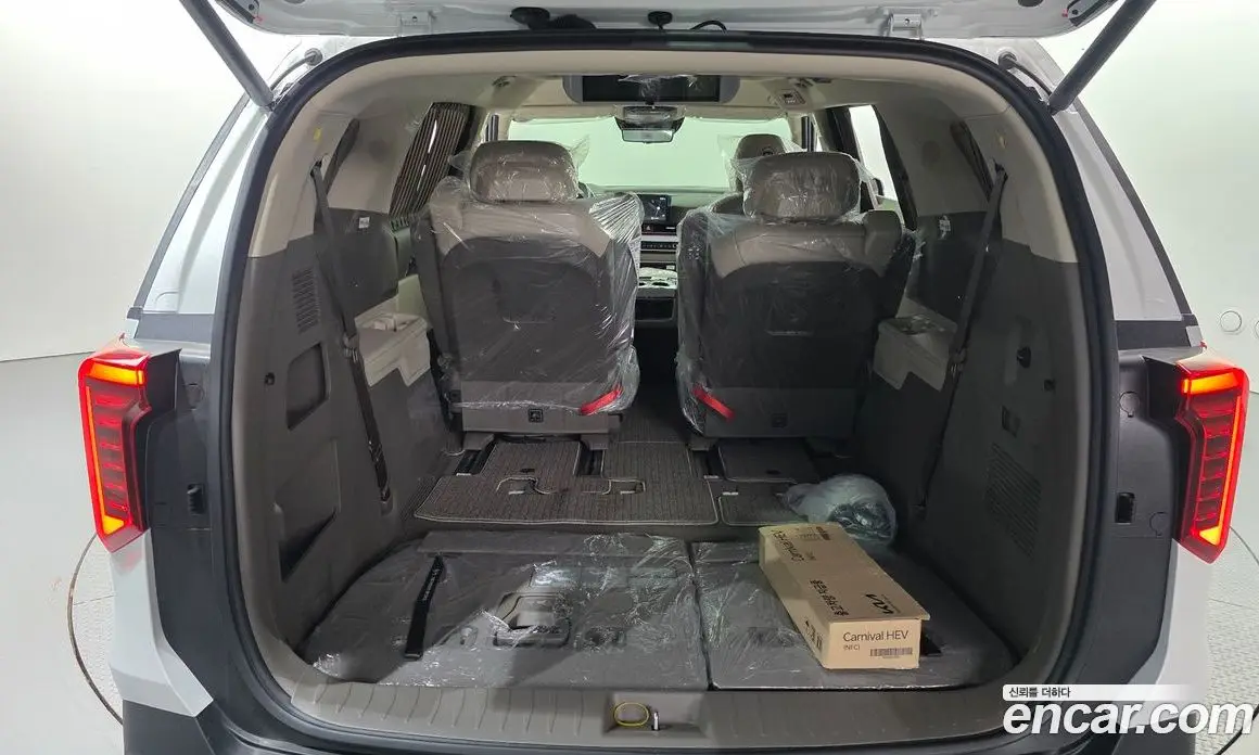 Kia Carnival 2026 1.6 автомат (гидро), фото 38