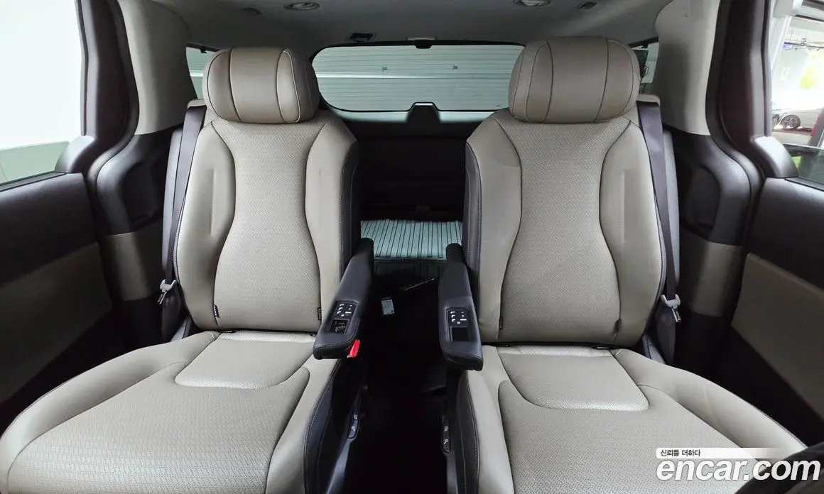 Kia Carnival 2026 1.6 автомат (гидро), фото 17