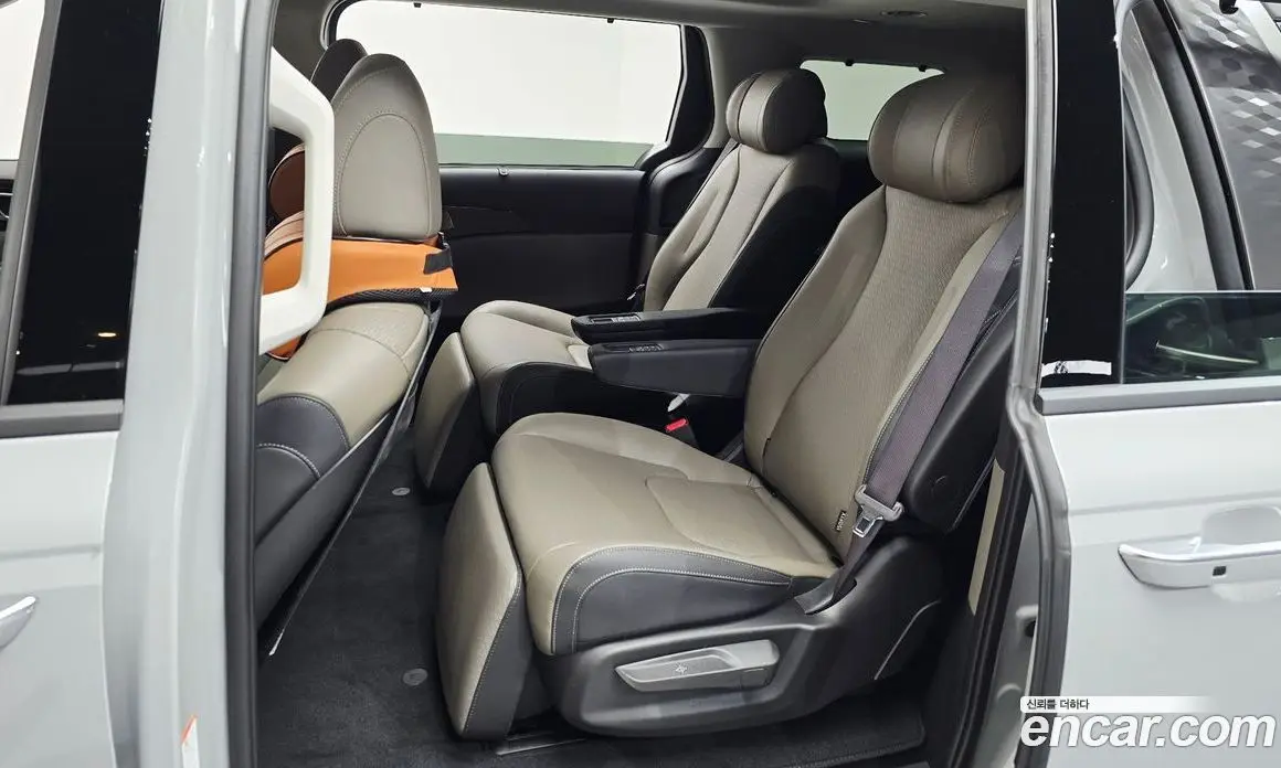 Kia Carnival 2026 1.6 автомат (гидро), фото 18