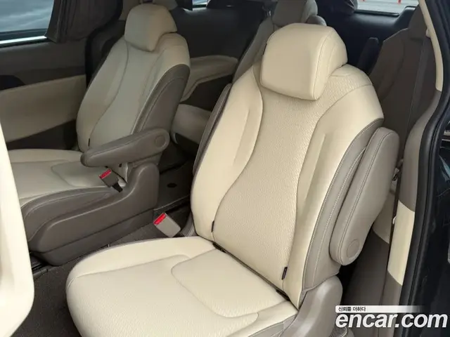 Kia Carnival 2026 1.6 автомат (гидро), миниатюра 8