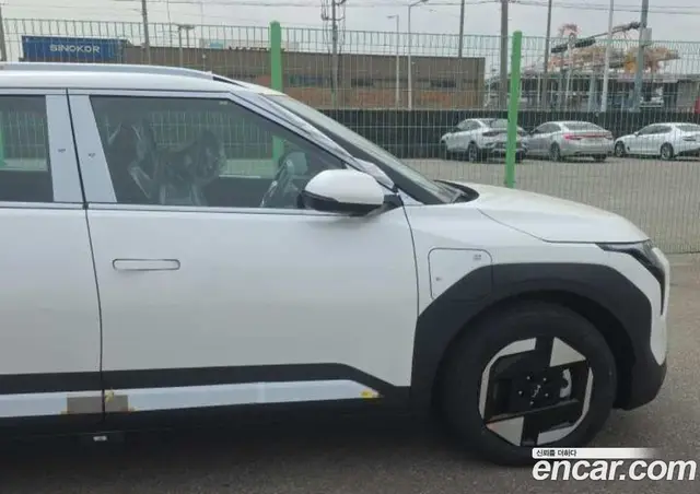 Kia EV3 2026 1.0 автомат (гидро), миниатюра 12