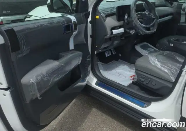 Kia EV3 2026 1.0 автомат (гидро), миниатюра 4